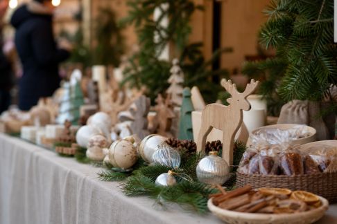 Quels souvenirs rapporter d’un marché de Noël : guide pratique pour ne rien oublier