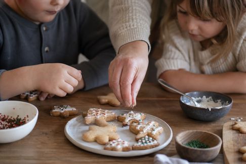 Recettes de fêtes à réaliser avec les enfants : plaisir et simplicité