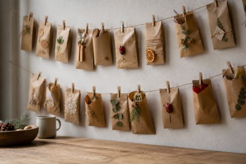 Créer un calendrier de l'Avent pour une cause solidaire locale